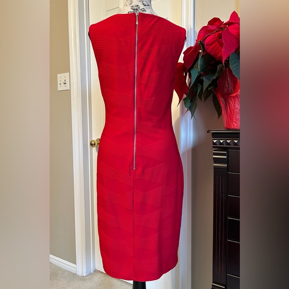 ✨🎄✨ RED SHEATH DRESS Size 10  NWT - Picture 4 of 8